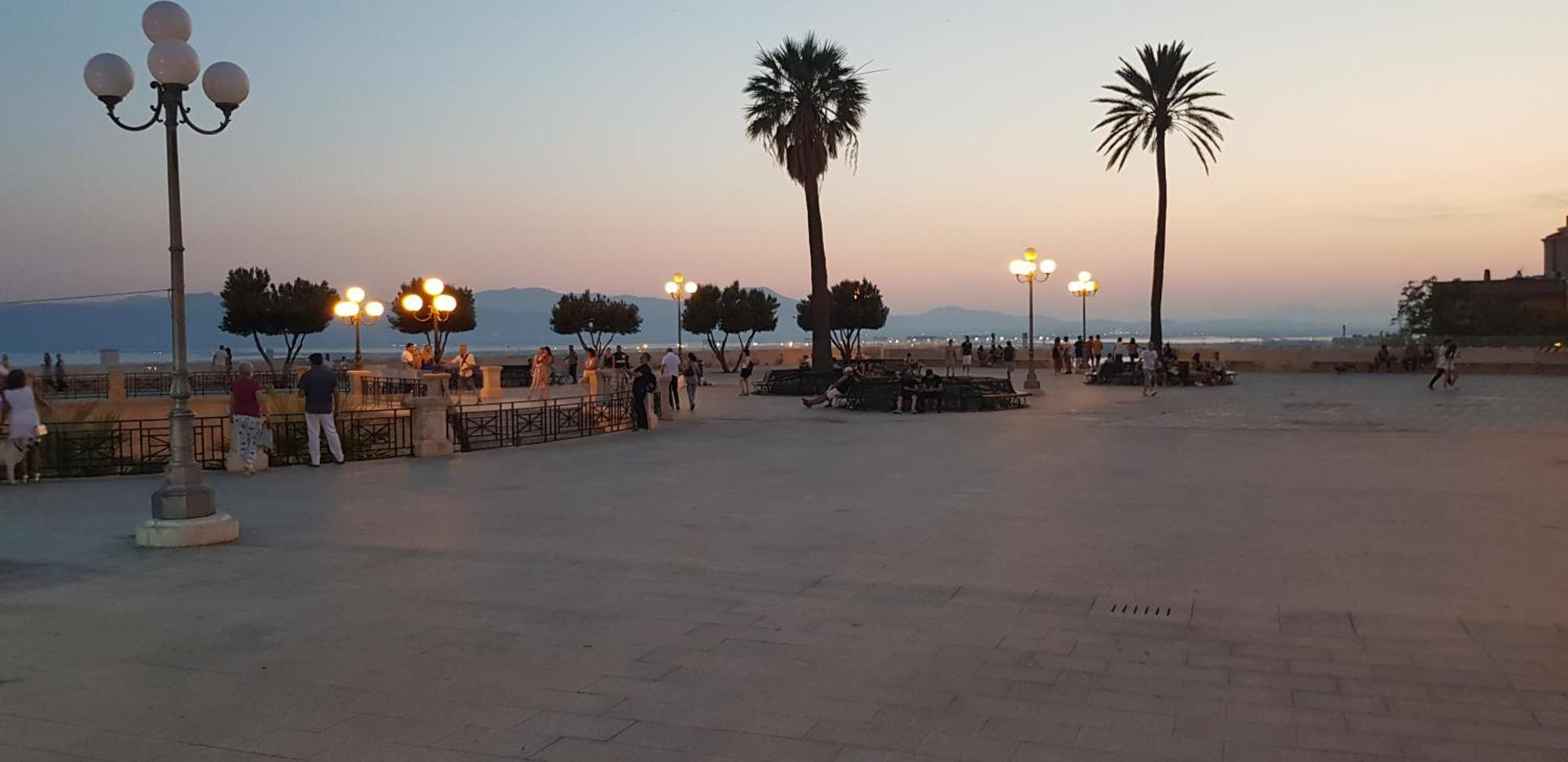 Eva Luxury Suite Cagliari Bagian luar foto