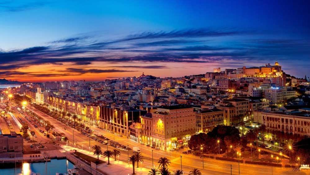 Eva Luxury Suite Cagliari Bagian luar foto