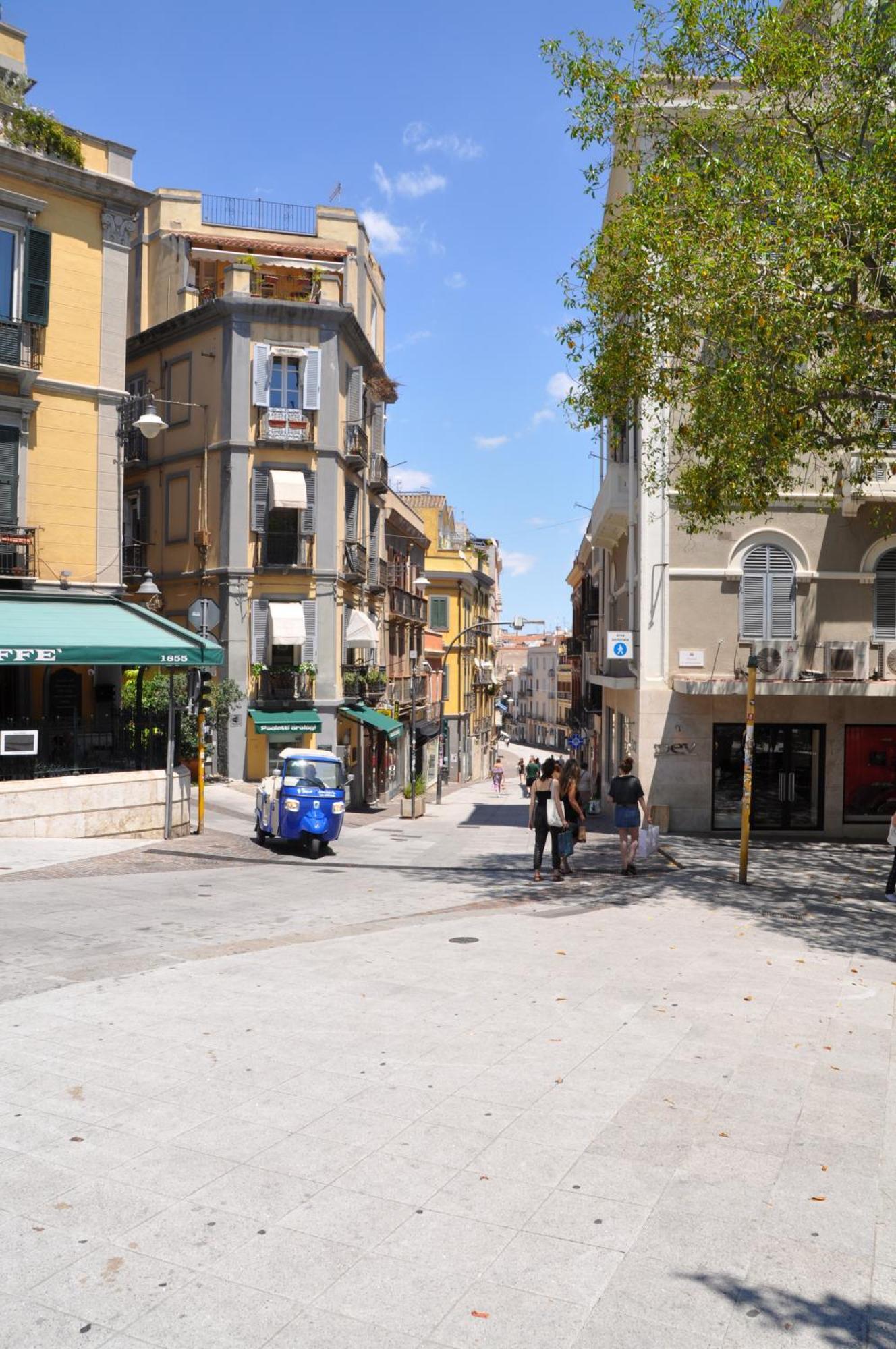 Eva Luxury Suite Cagliari Bagian luar foto