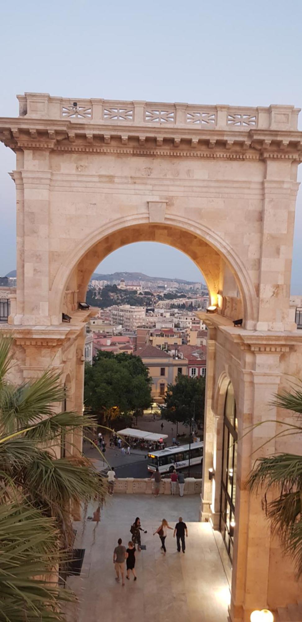 Eva Luxury Suite Cagliari Bagian luar foto