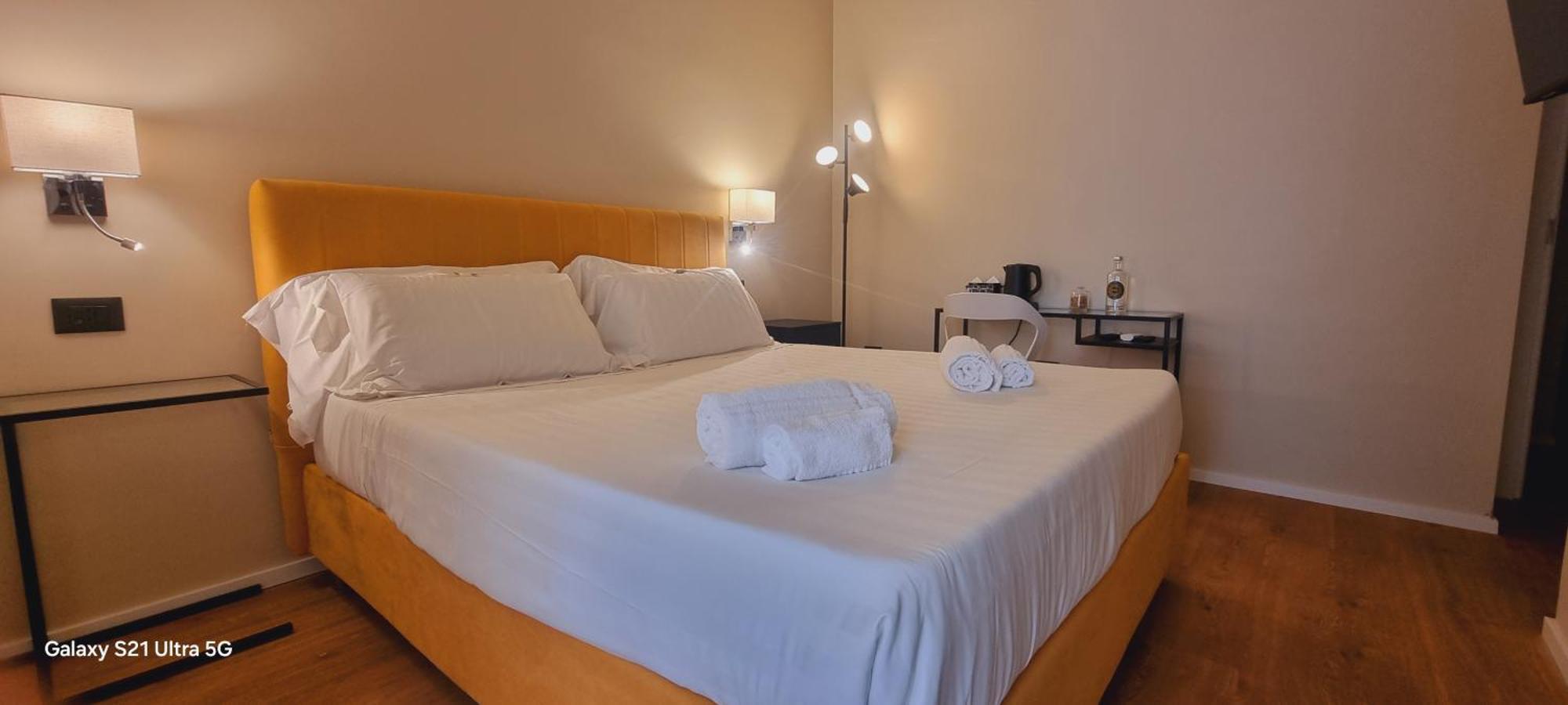 Eva Luxury Suite Cagliari Bagian luar foto